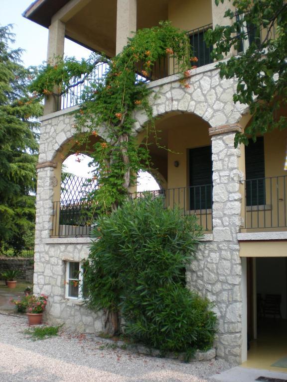 Aparthotel Residenza Le Logge Torri Del Benaco Exterior foto