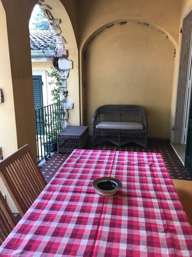 Aparthotel Residenza Le Logge Torri Del Benaco Exterior foto