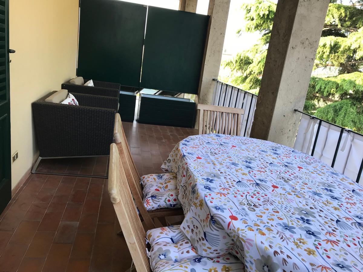 Aparthotel Residenza Le Logge Torri Del Benaco Exterior foto